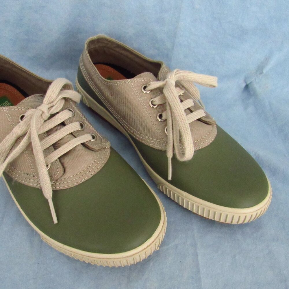 Cougar “Dash” Waterproof Duck Shoes (Olive/Beige; US Size 8)